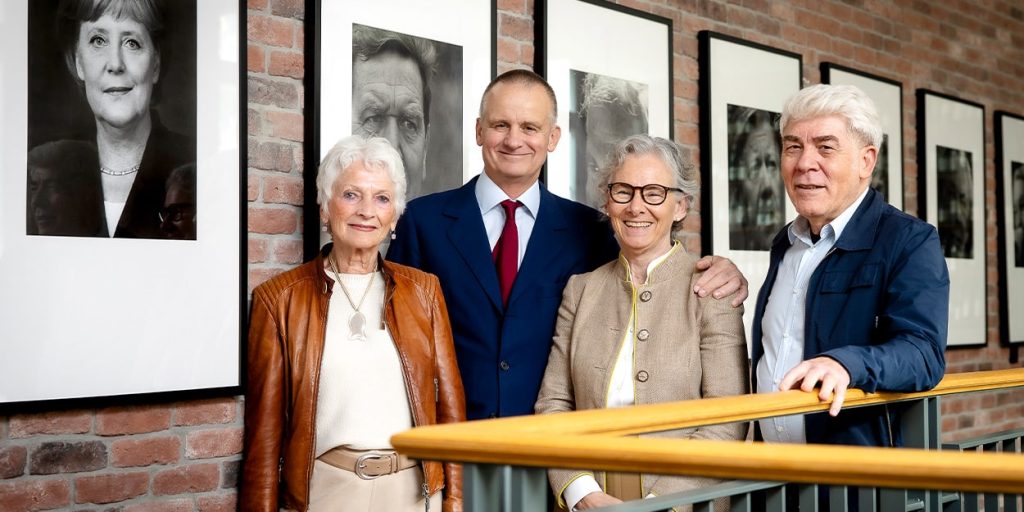 Kurz vor der Eröffnung (v.l.): Brigitte Lünstroth, Uwe und Manuela Schmitz und Giuseppe „Peppe“ Perna im Il Punto