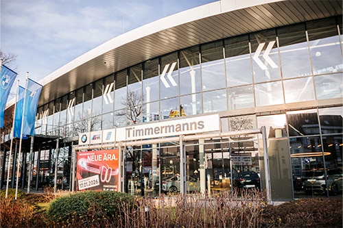 In der Niederlassung an der Heerdter Landstraße wurde kürzlich der neue BMW iX3 präsentiert.