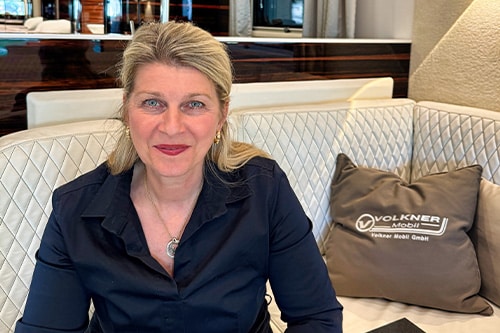 Stephanie Volkner baut Luxusträume auf vier Rädern.