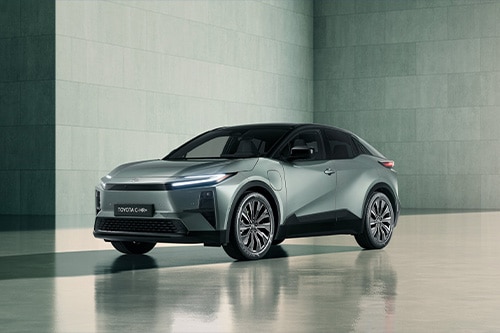 Mit dem C-HR+ möchte Toyota unterschiedliche Budgets und Ansprüche abdecken.