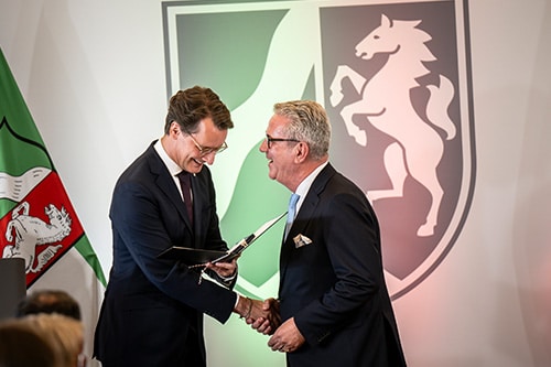 Vor Kurzem erhielt der 65-Jährige den Verdienstorden des Landes Nordrhein-Westfalen aus den Händen von Ministerpräsident Hendrik Wüst (CDU).